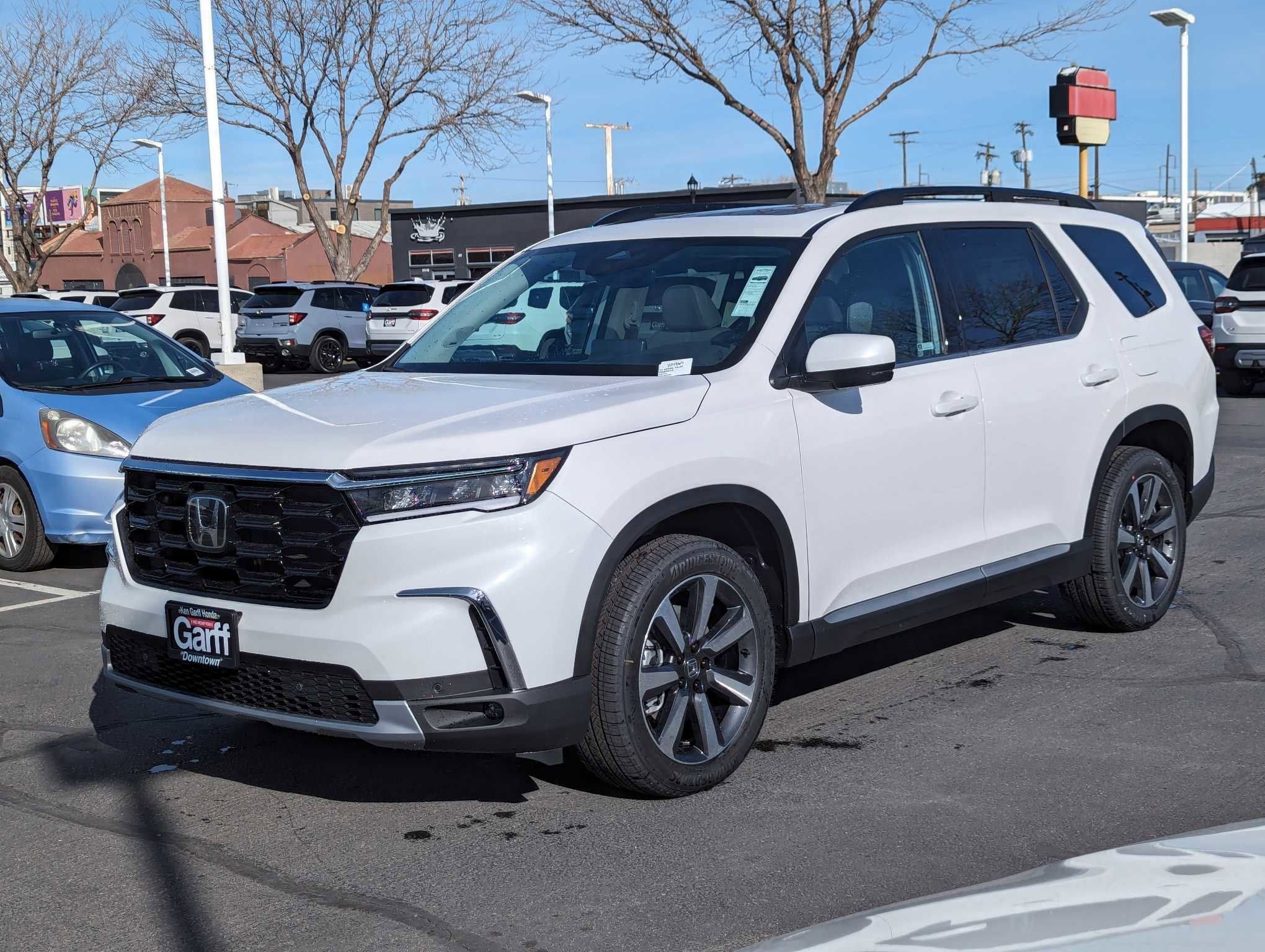 2025 Honda Pilot Touring photo 6