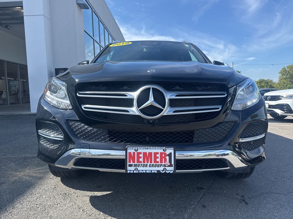 2019 Mercedes Benz GLE 400 4MATIC photo 2