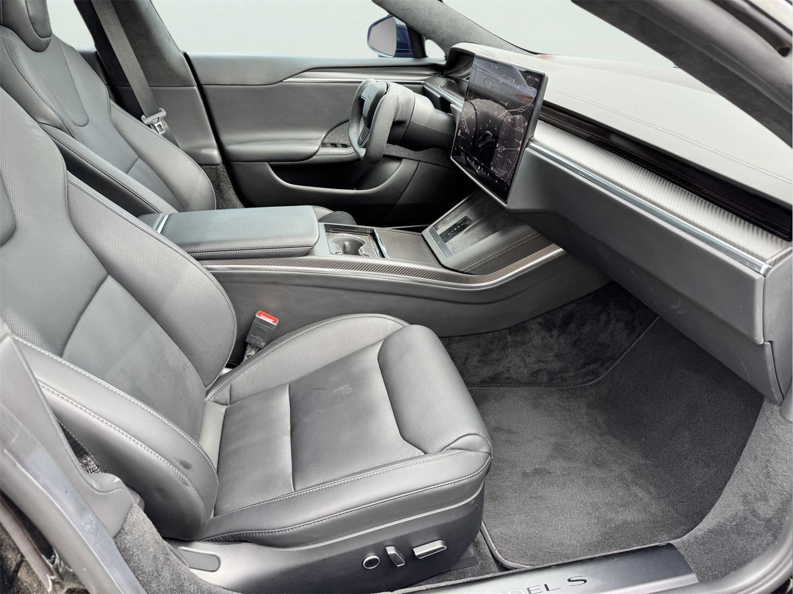 2022 Tesla Model S Plaid photo 14