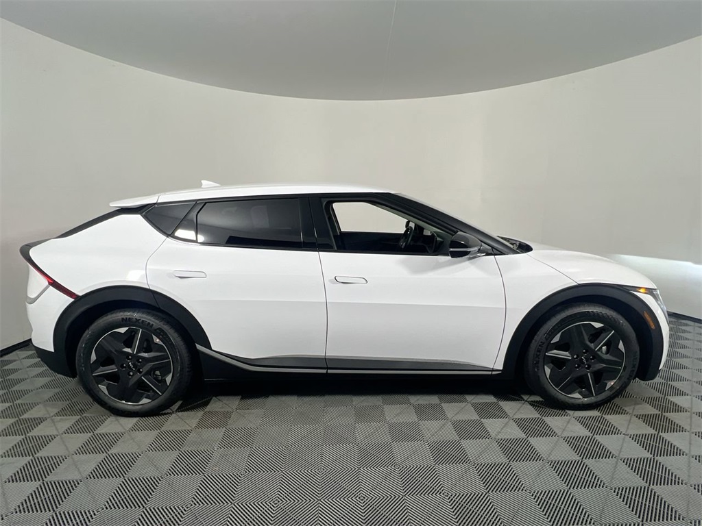 2025 Kia EV6 Light Wind photo 2