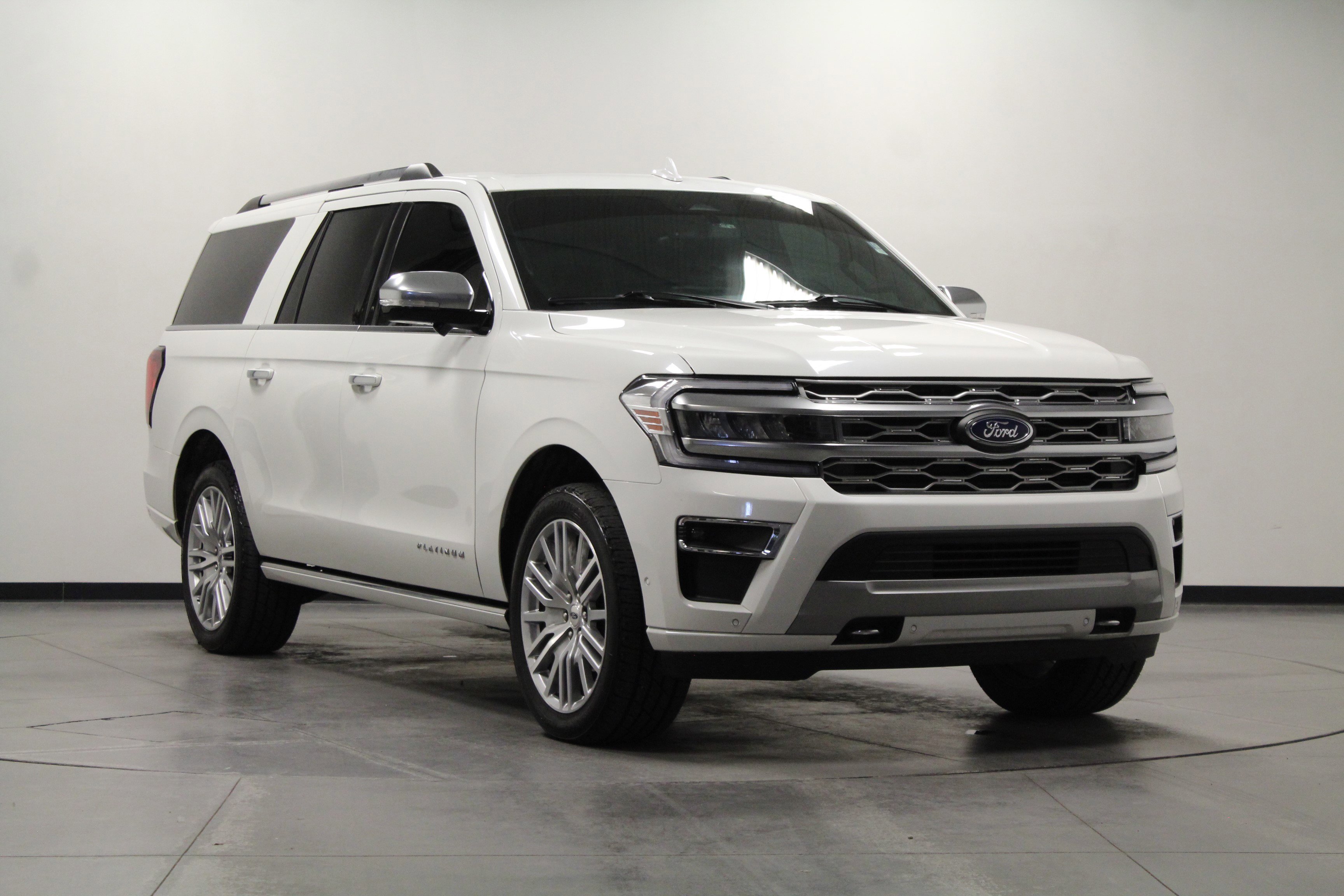 2024 Ford Expedition MAX Platinum photo 2