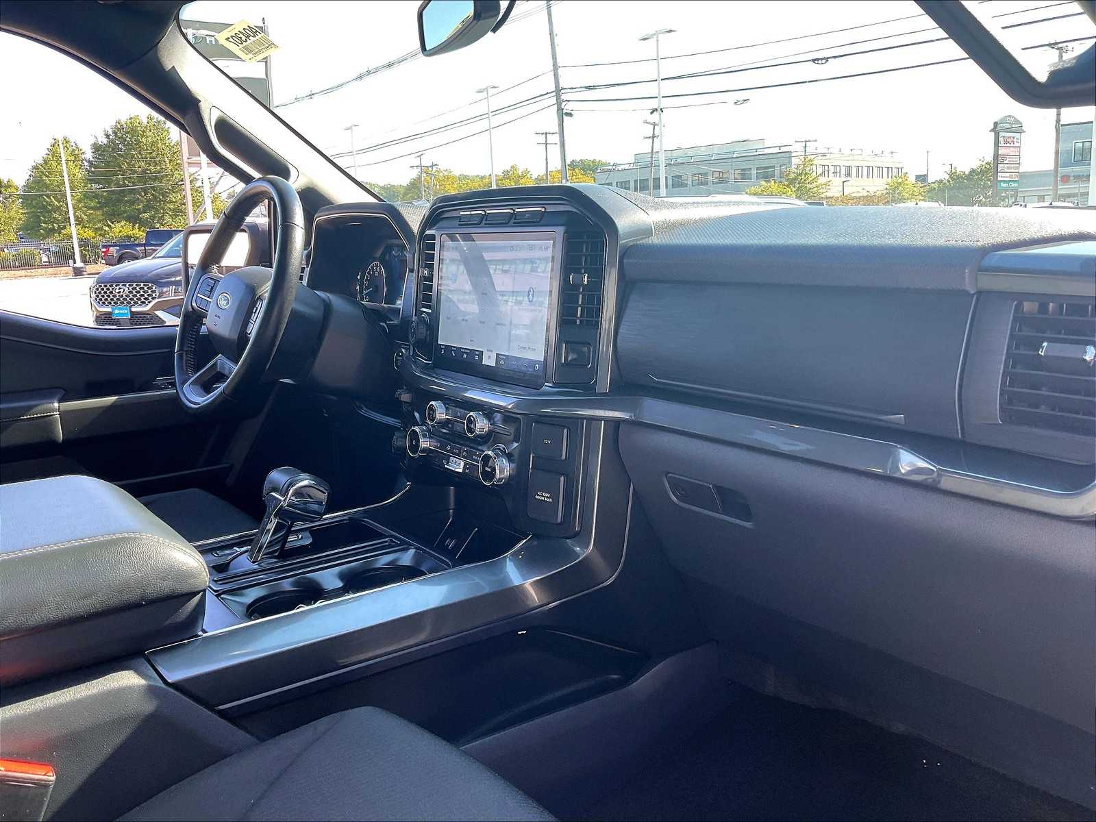 2022 Ford F-150 XLT photo 12