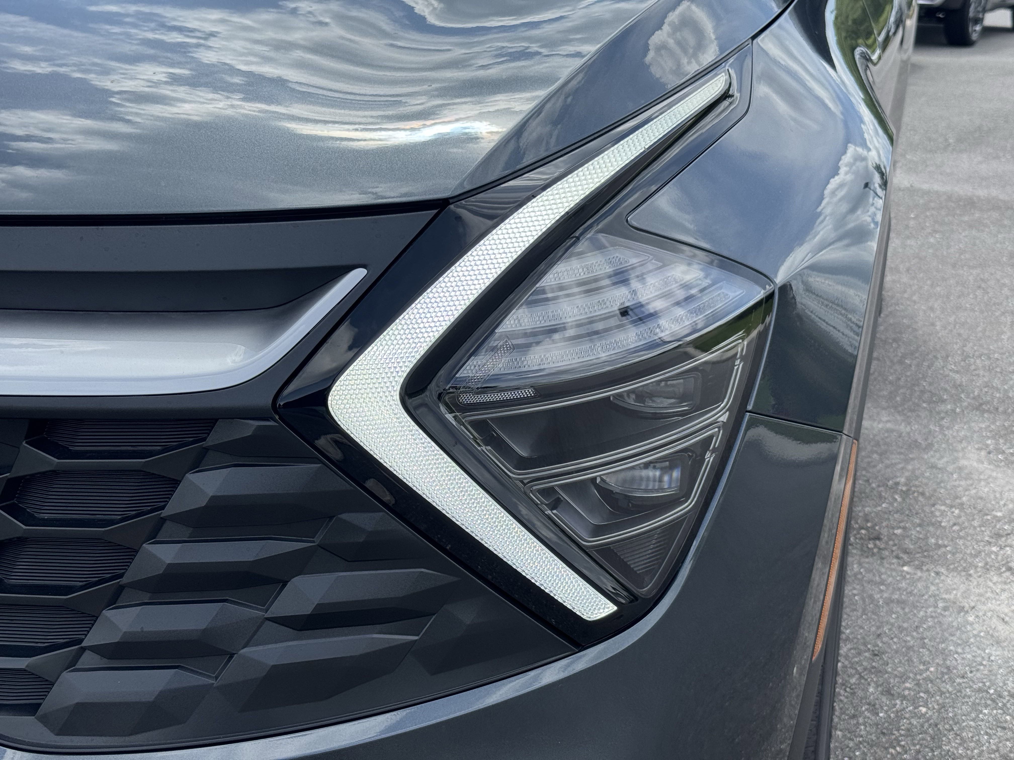 2025 Kia Sportage Hybrid LX photo 2