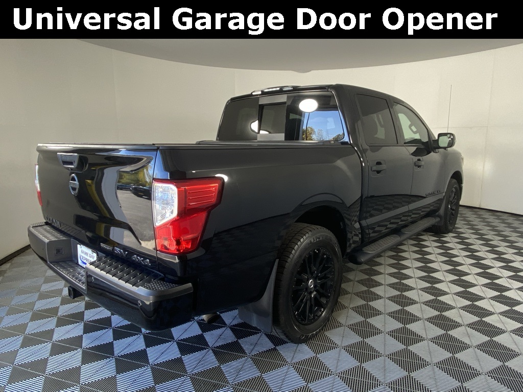 2019 Nissan Titan SV photo 5