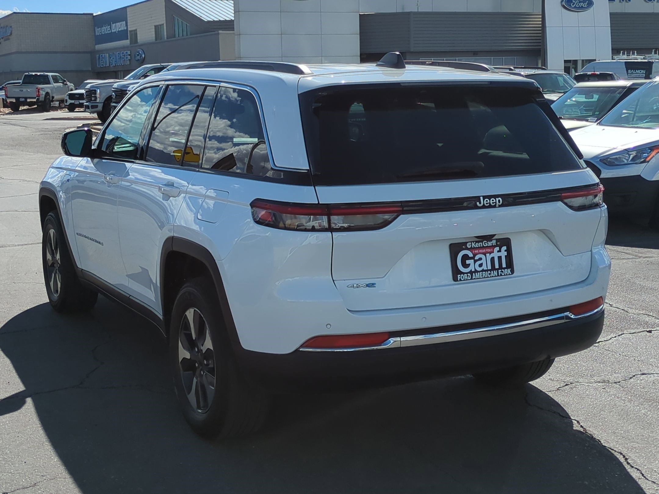 2024 Jeep Cherokee Limited 4xe photo 5