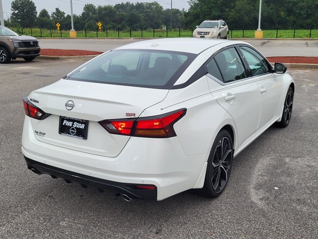 2025 Nissan Altima 2.5 SR photo 3