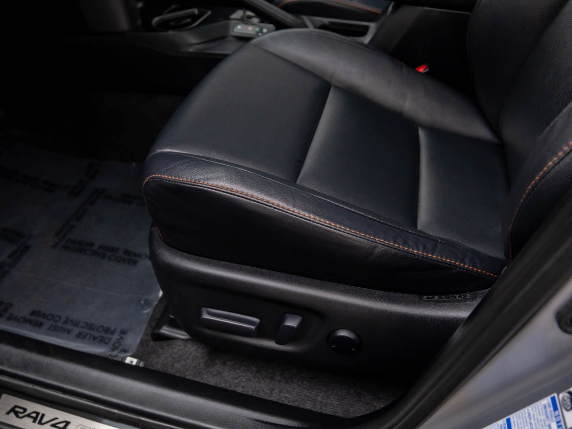 2016 Toyota RAV4 SE photo 14