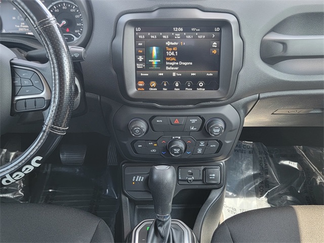 2022 Jeep Renegade Latitude photo 21