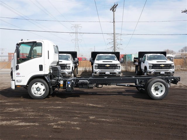 2025 Chevrolet Silverado photo 2