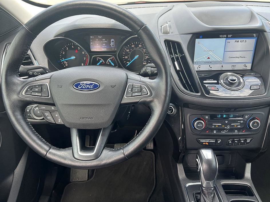 2019 Ford Escape Titanium photo 17