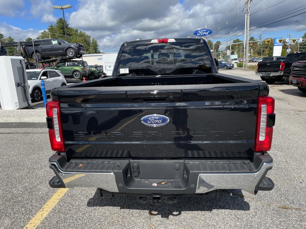 2026 Ford F-250 Lariat photo 2