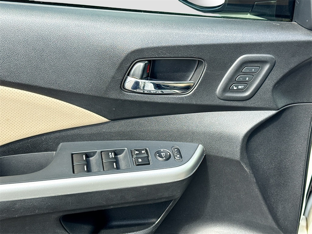 2015 Honda CR-V Touring photo 19