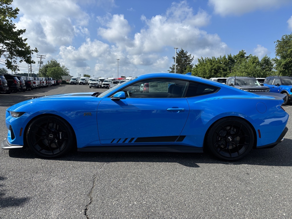 2025 Ford Mustang GT photo 2