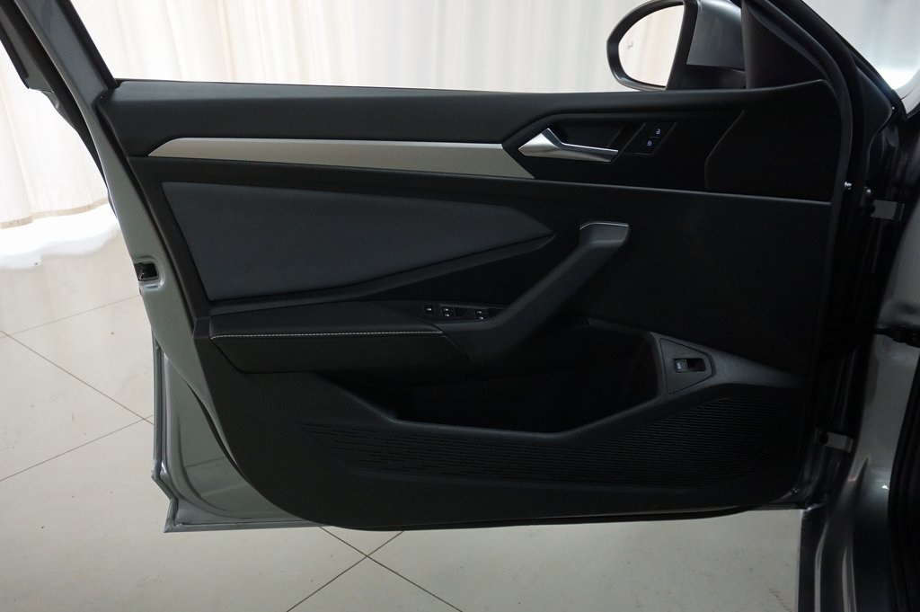 2025 Volkswagen Jetta 1.5T SE photo 20