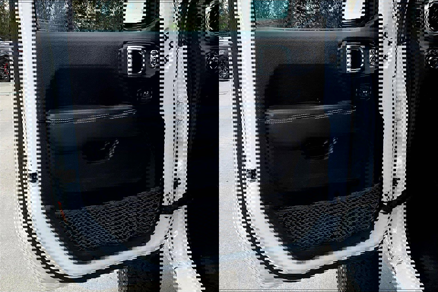 2019 Jeep Wrangler Unlimited Sahara photo 26