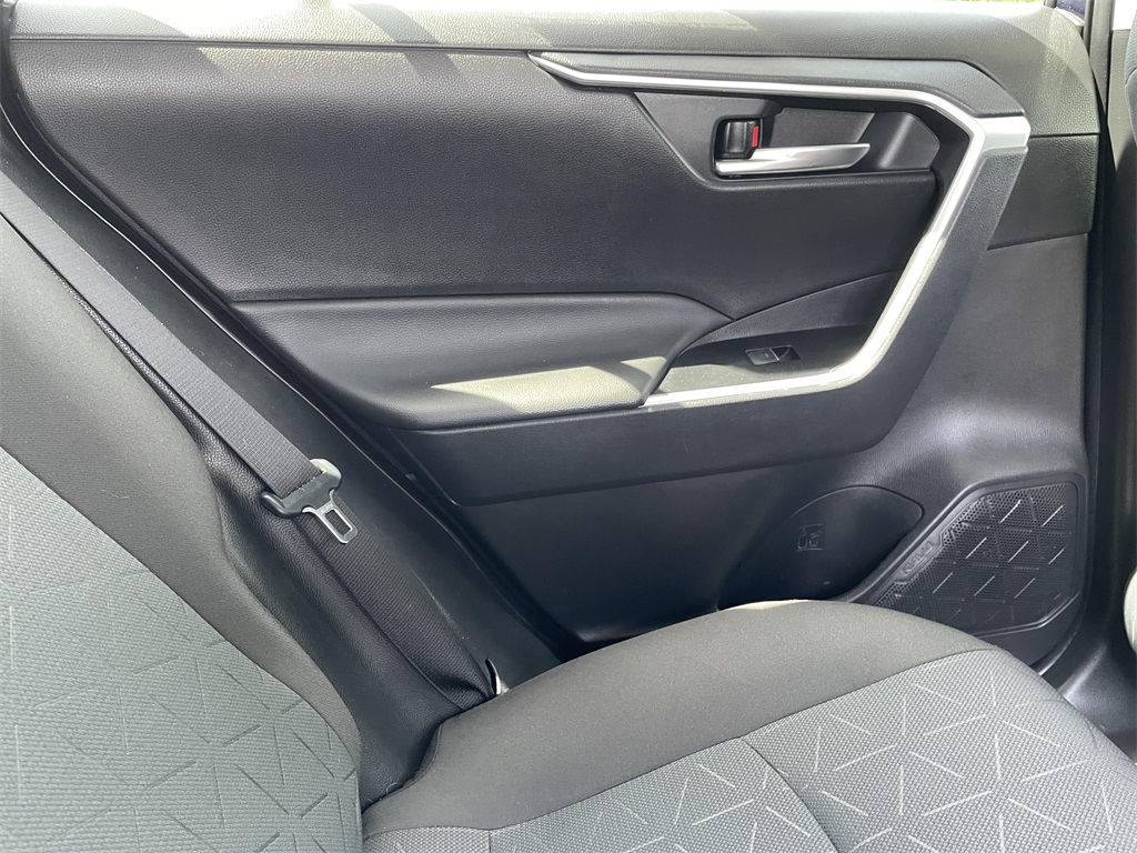 2024 Toyota RAV4 XLE photo 17