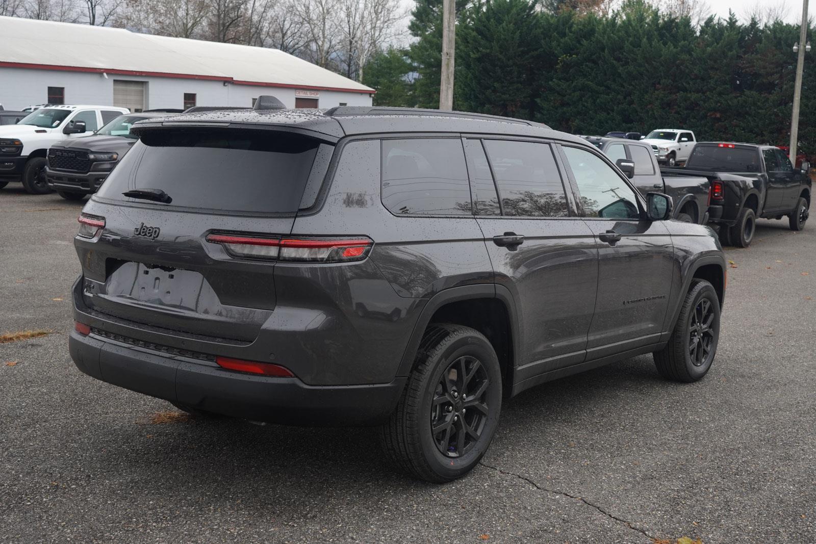 2025 Jeep Grand Cherokee Altitude X photo 4