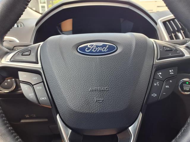 2024 Ford Edge Titanium photo 15