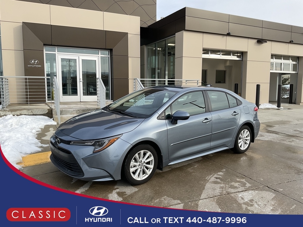 2025 Toyota Corolla LE's photo