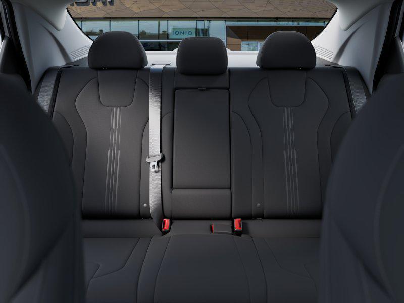 2025 Hyundai Elantra SEL Convenience photo 9