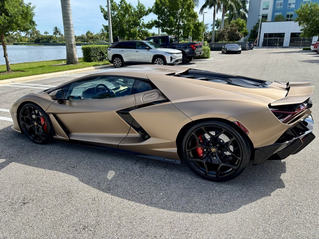 2024 Lamborghini Revuelto photo 12