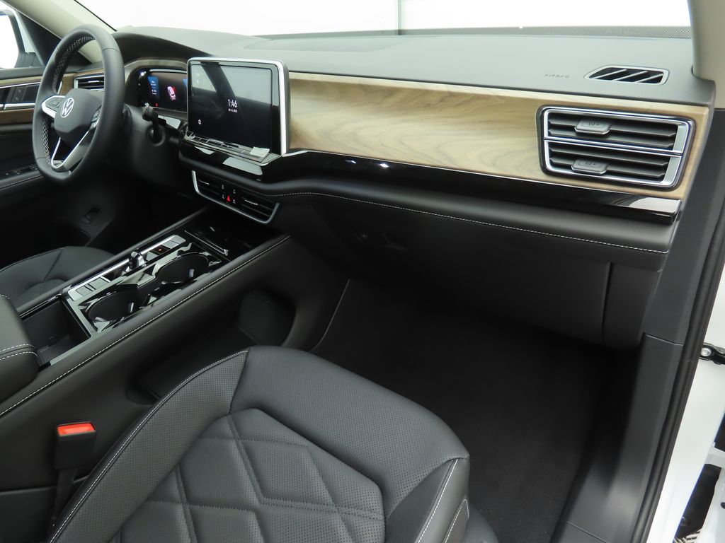 2026 Volkswagen Atlas SE Technology photo 17