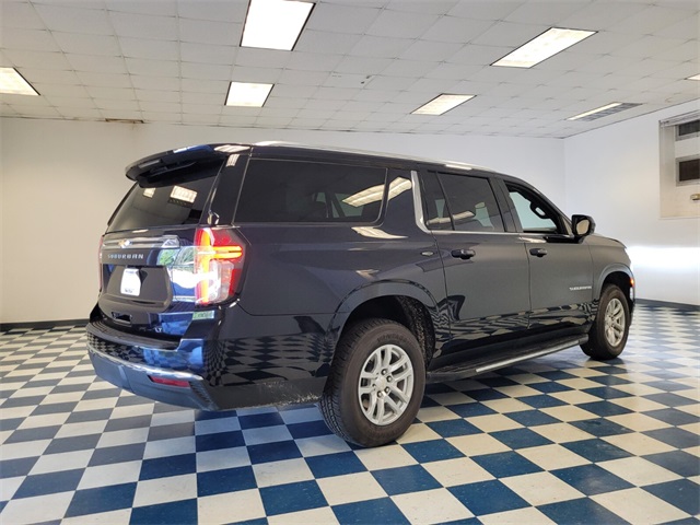 2023 Chevrolet Suburban LT photo 9