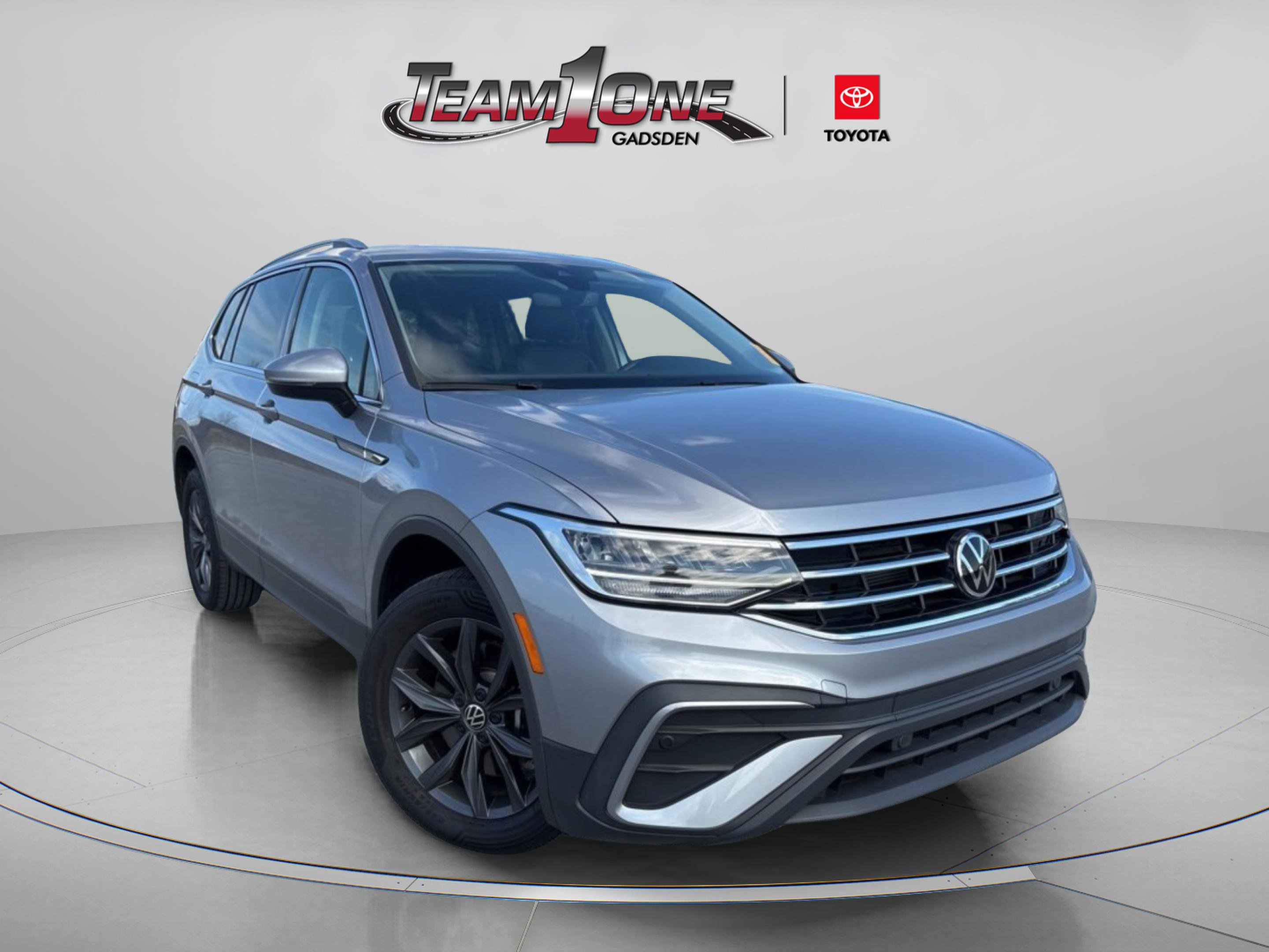 2024 Volkswagen Tiguan SE's photo