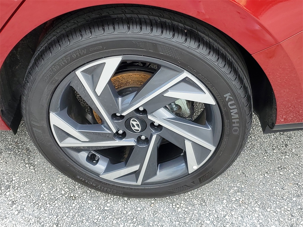 2025 Hyundai Elantra Limited photo 4