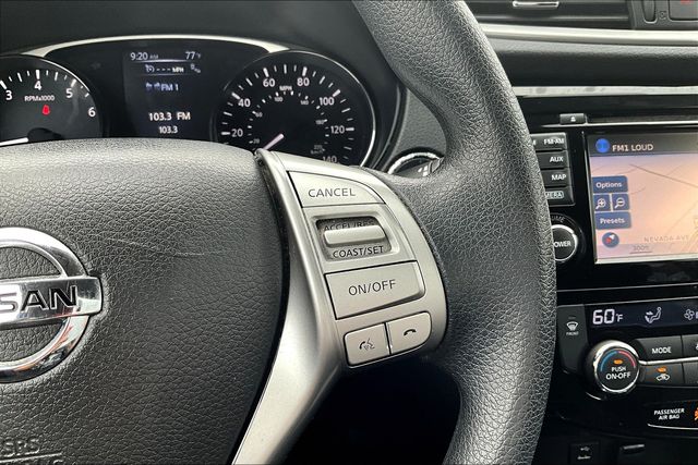2016 Nissan Rogue SV photo 15