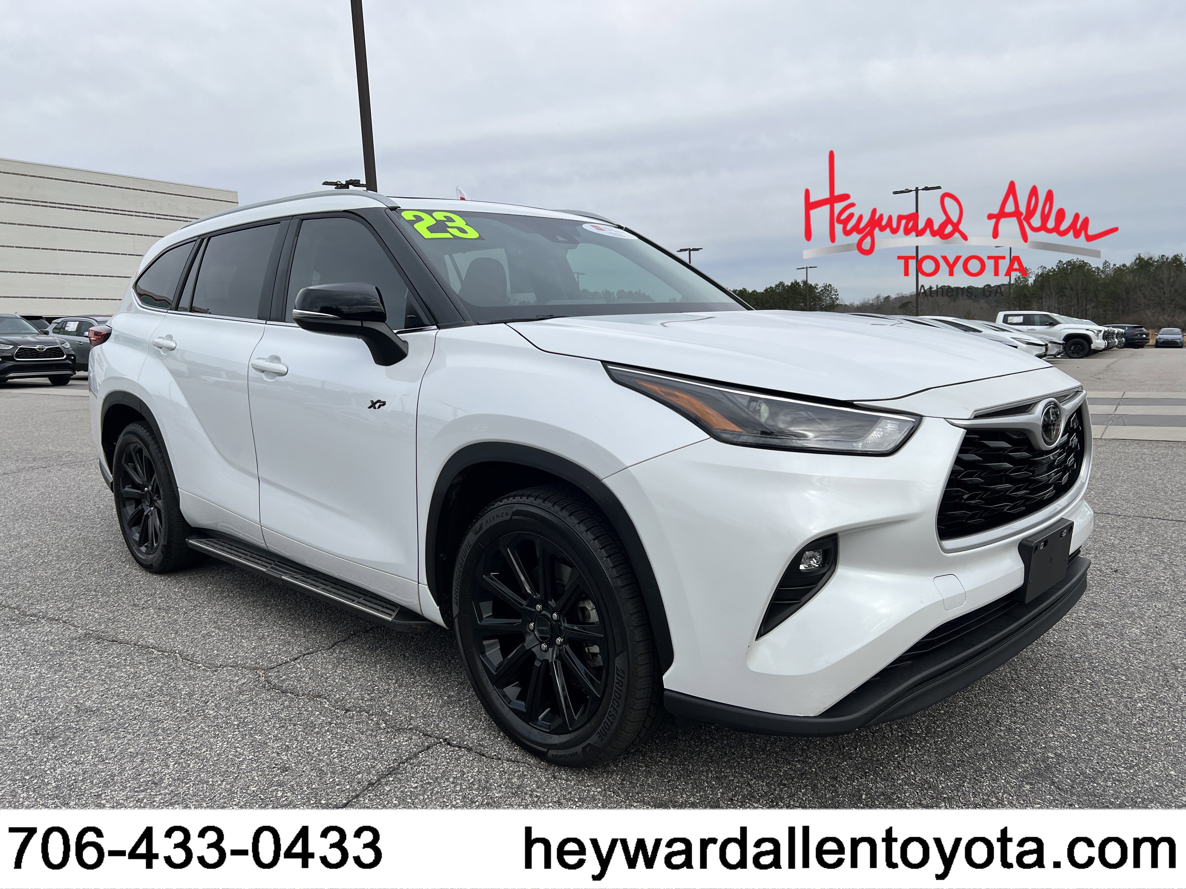 2023 Toyota Highlander XLE's photo