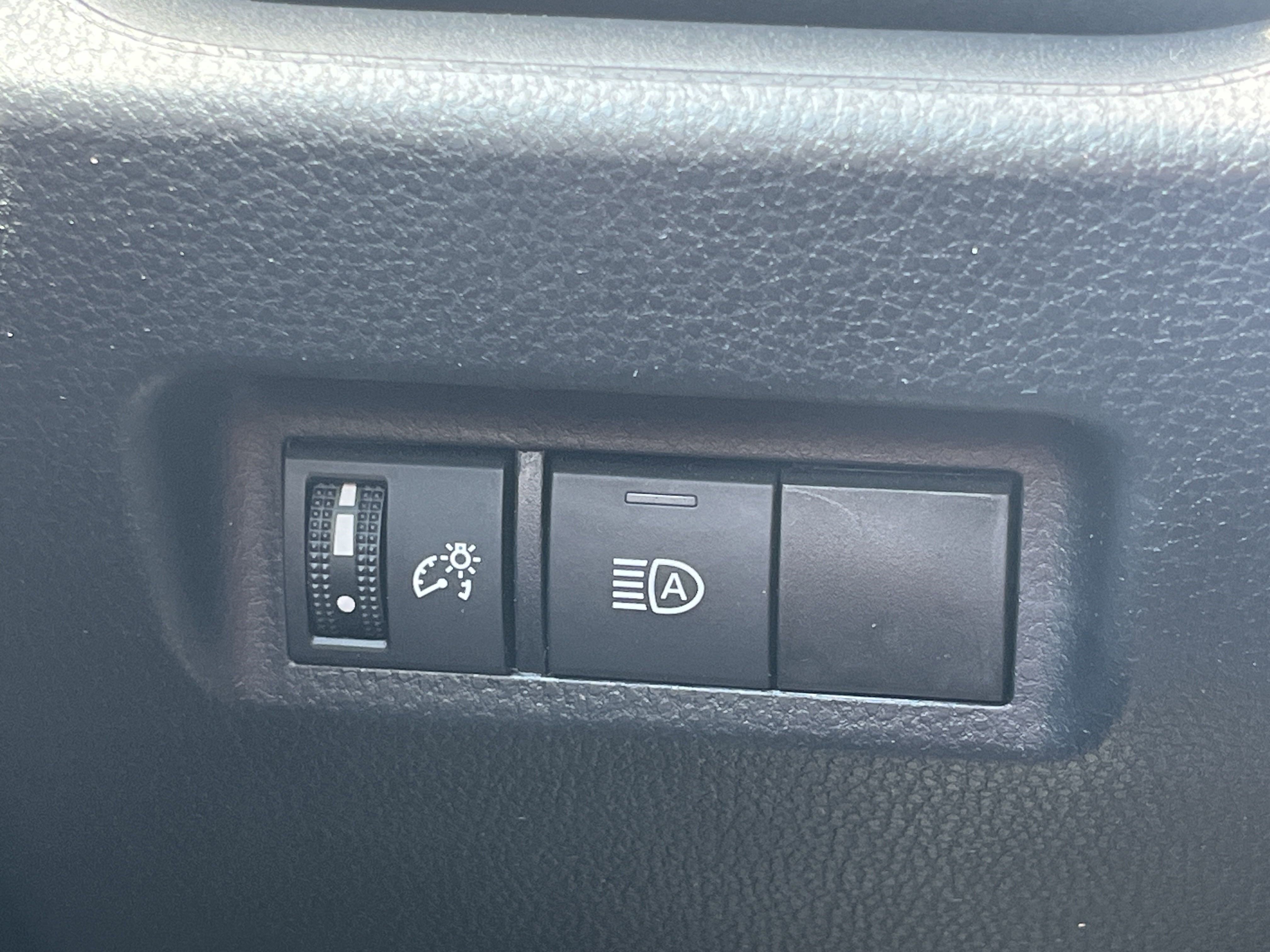 2024 Toyota RAV4 XLE photo 9