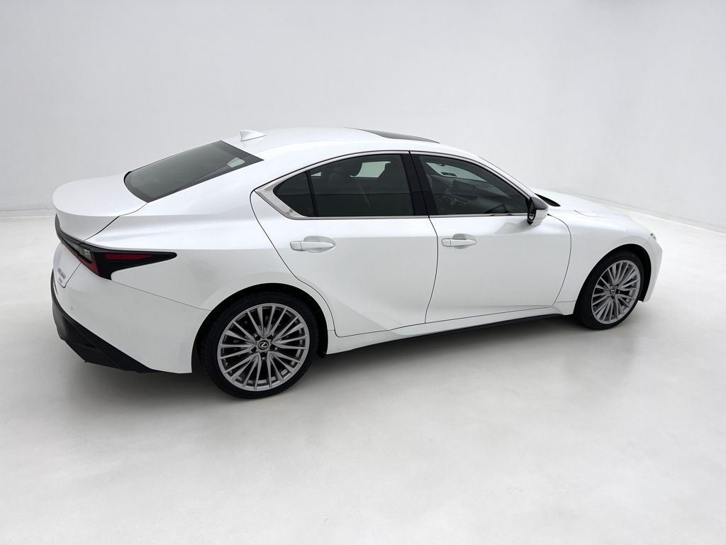 2022 Lexus IS 300 photo 7