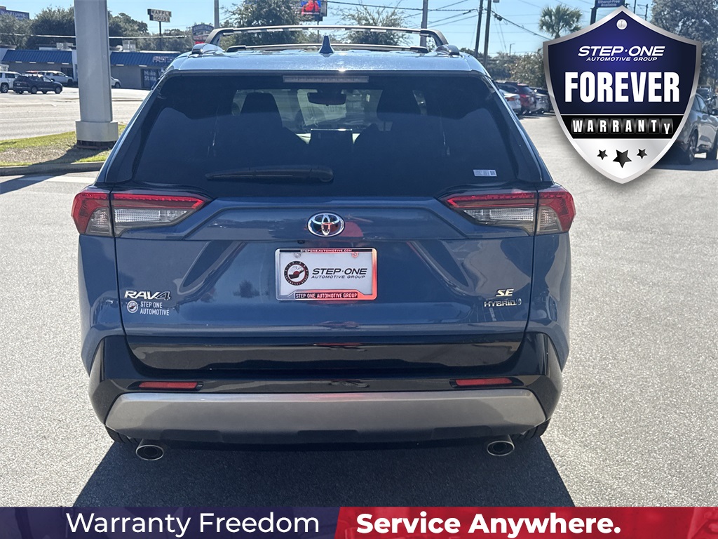 2024 Toyota RAV4 Hybrid SE photo 4