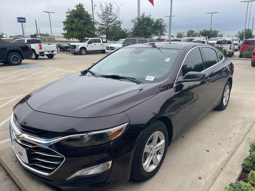 2021 Chevrolet Malibu LS photo 3