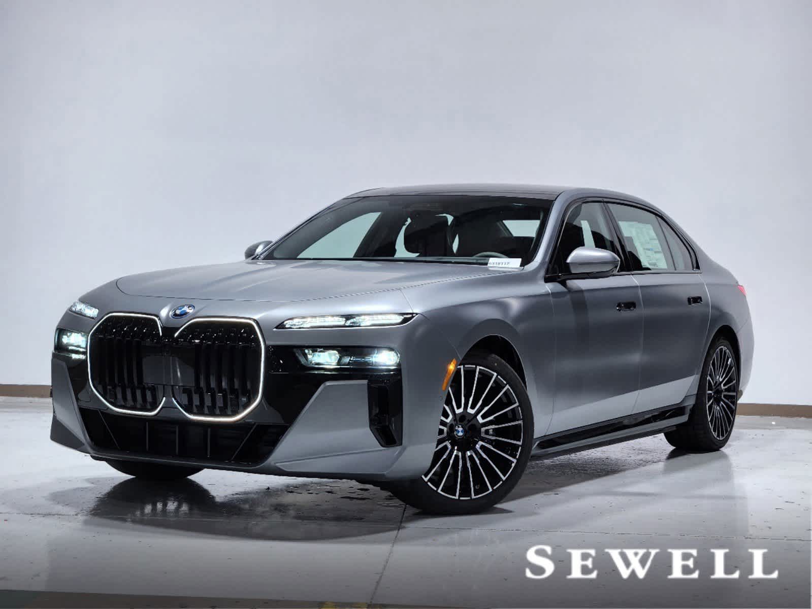 2025 BMW i7 50's photo