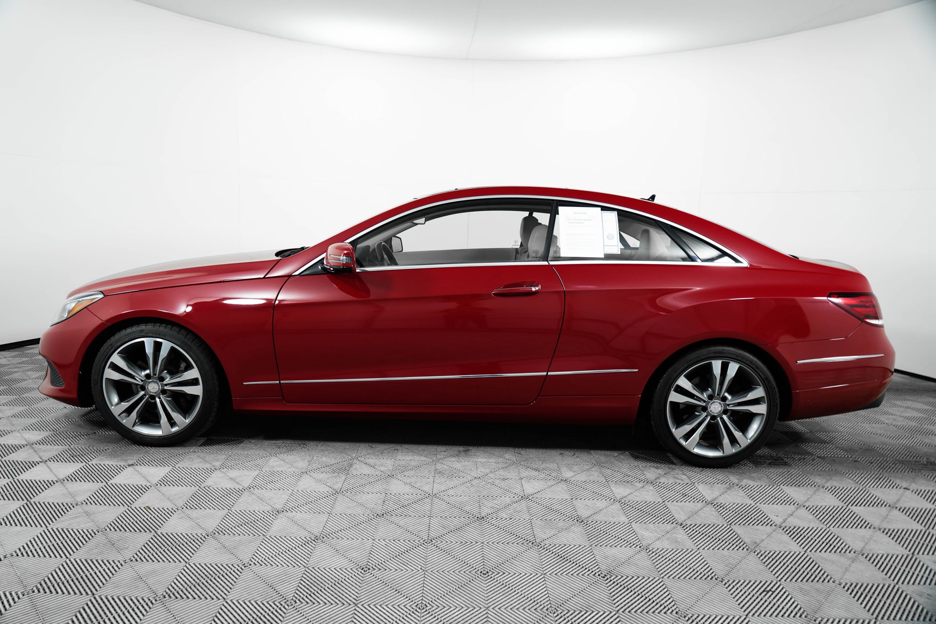 2016 Mercedes Benz E 400 photo 3