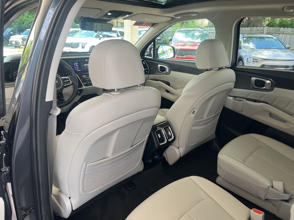 2022 Kia Sorento SX photo 7
