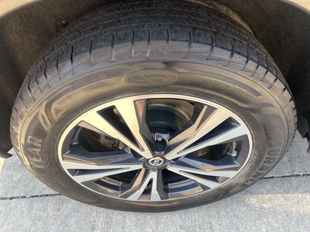 2018 Nissan Rogue SL photo 24