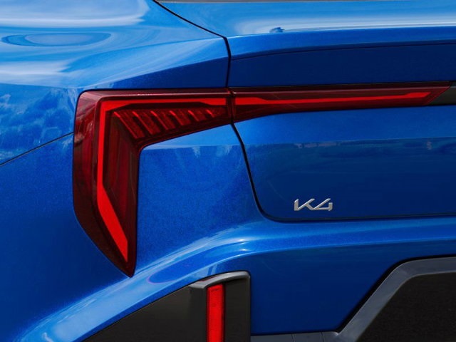 2025 Kia K4 GT-Line photo 12