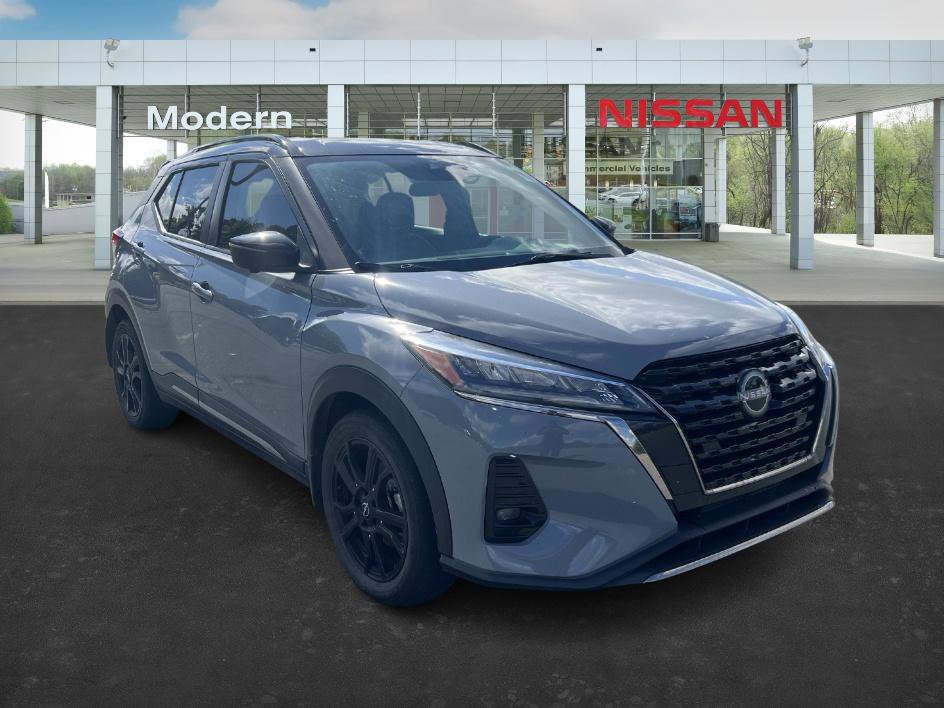 2022 Nissan Kicks SR photo 7