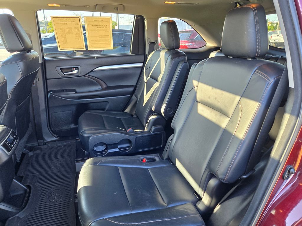 2017 Toyota Highlander SE XLE photo 26