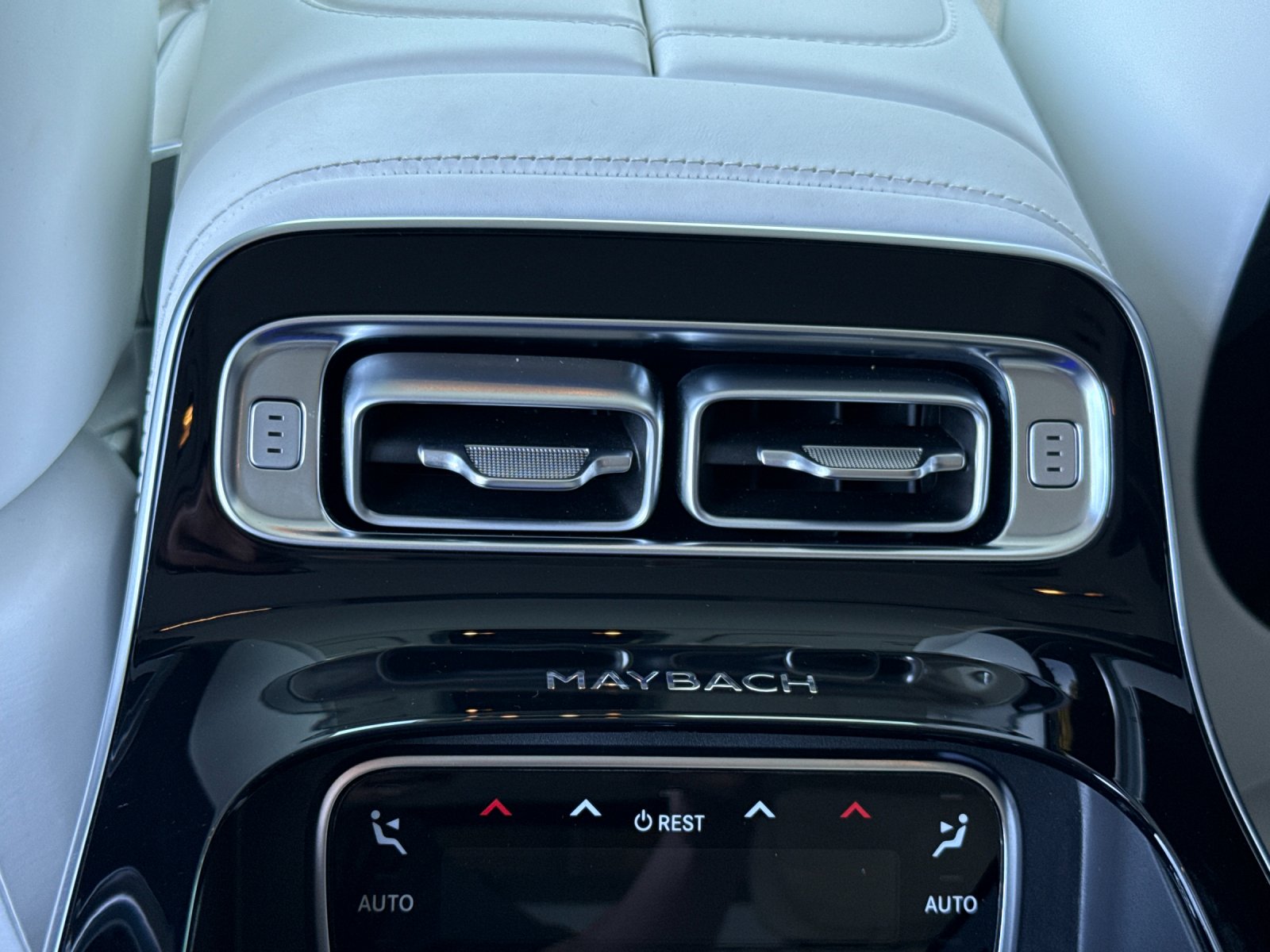 2023 Mercedes Benz S Maybach 680 4MATIC photo 15