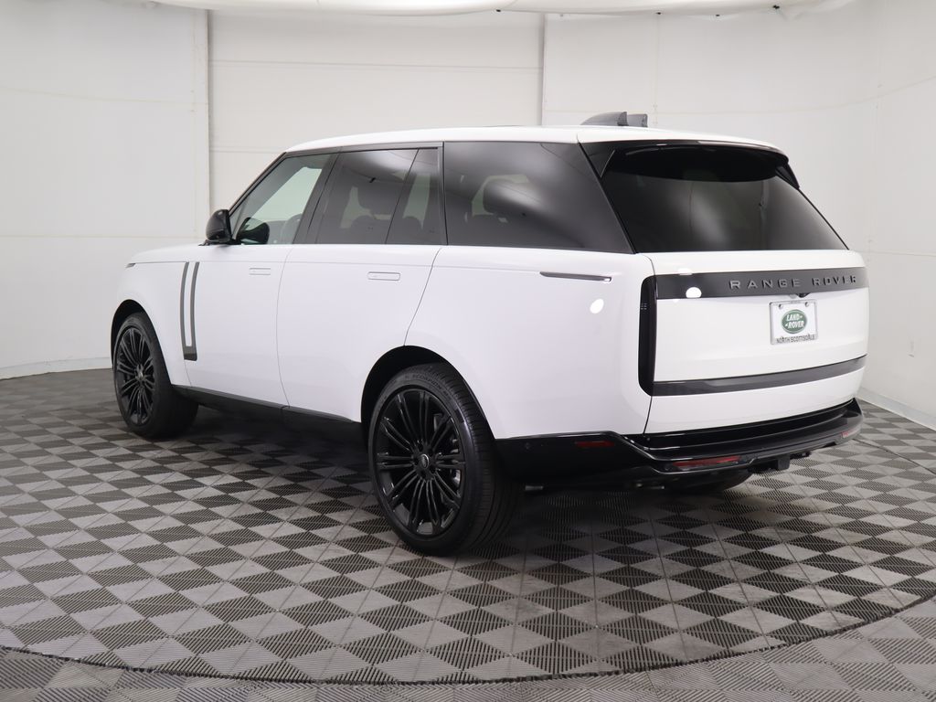 2025 Land Rover Range Rover SE photo 4