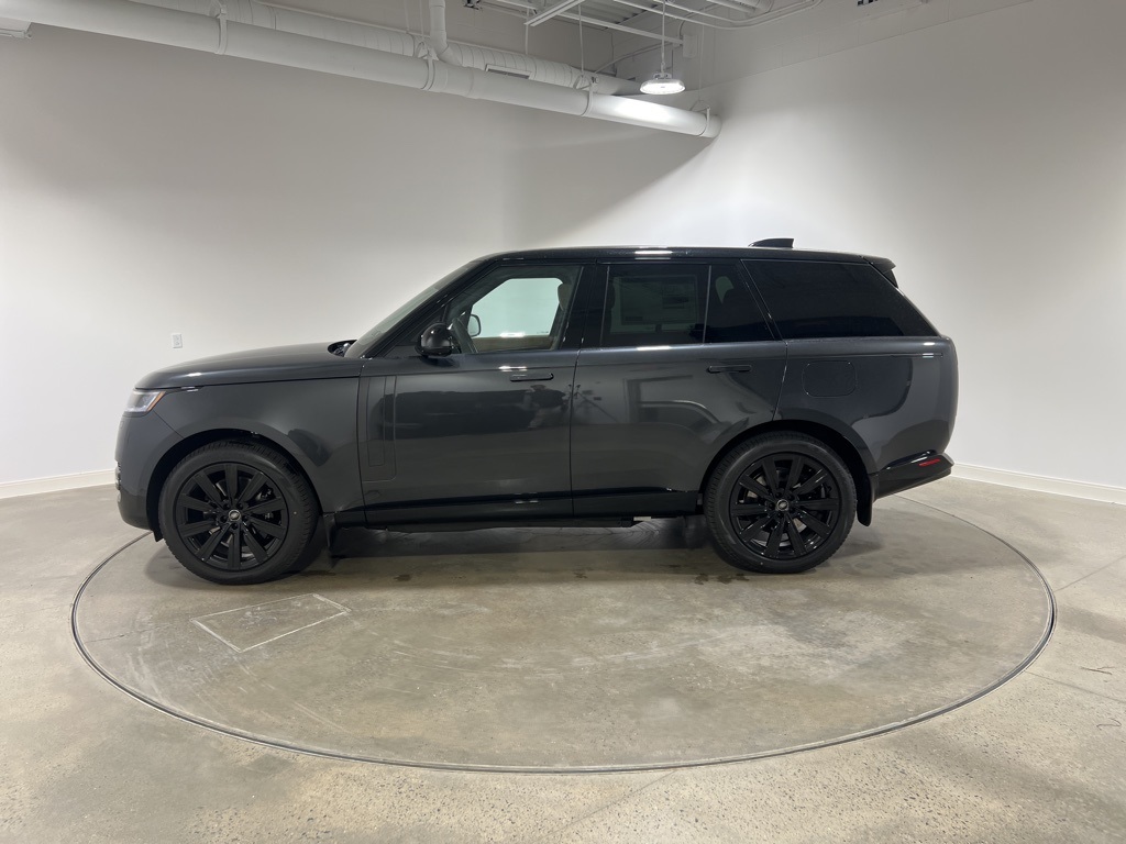 2025 Land Rover Range Rover SE photo 2