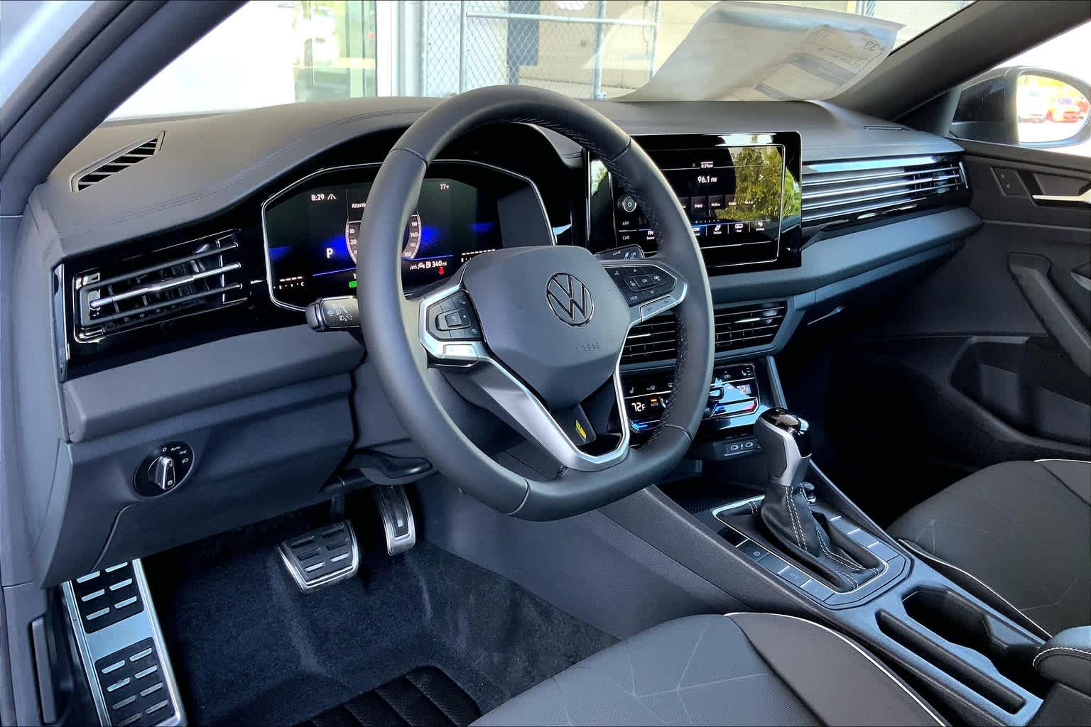2025 Volkswagen Jetta Sport photo 8
