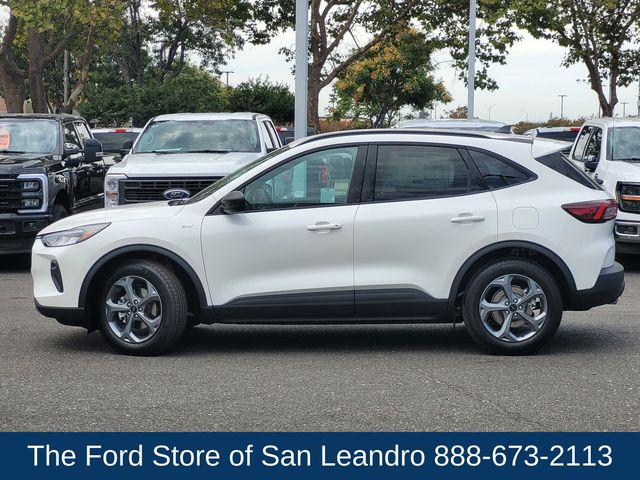 2025 Ford Escape ST-Line photo 4