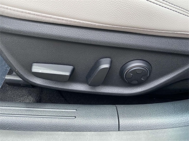 2025 Genesis G70 2.5T photo 18