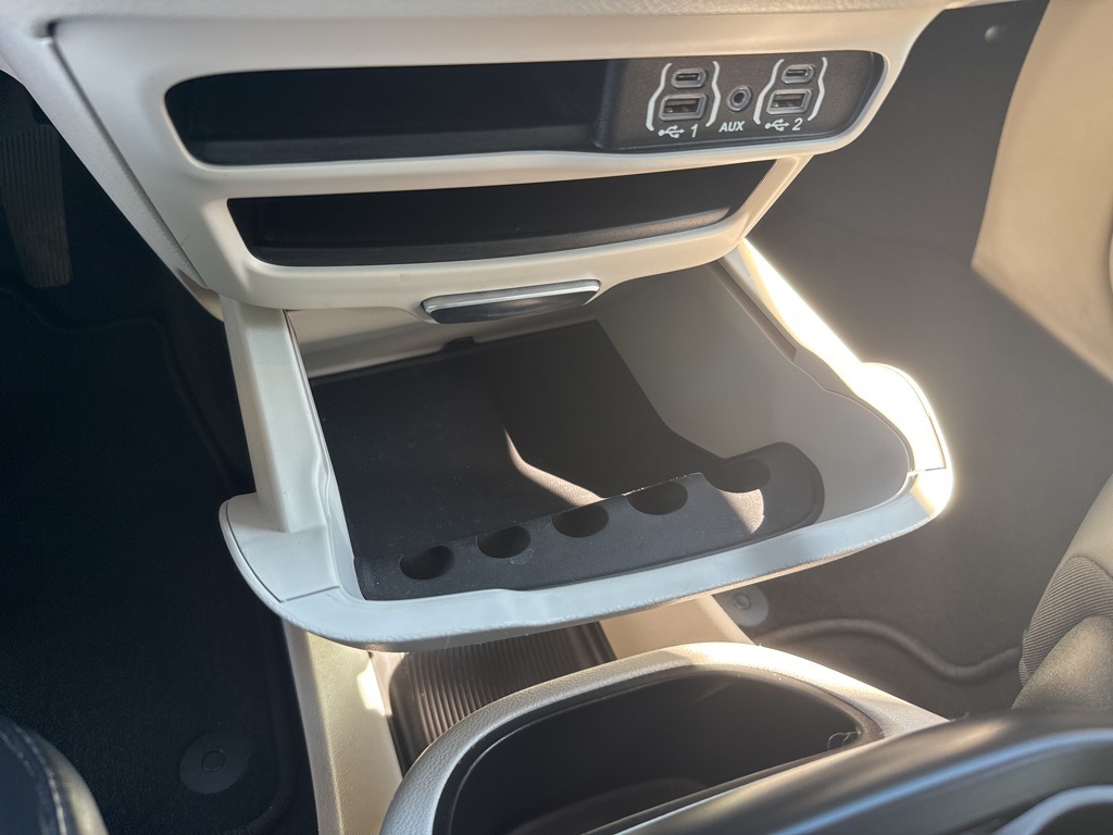 2023 Chrysler Pacifica Touring L photo 40