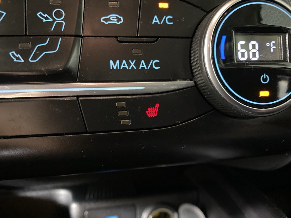 2020 Ford Escape SE photo 3